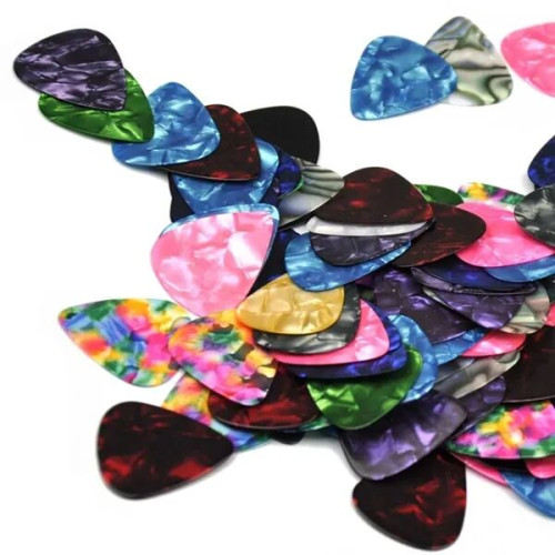 Guitar Pick Set With Collector Tin 